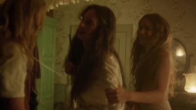 Little_Women_S01E01_mkv0029.jpg
