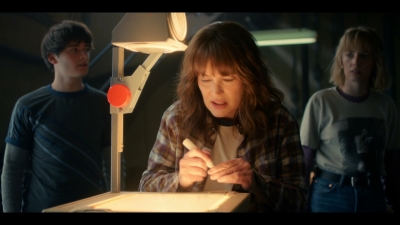 Stranger_Things_S05E04_mkv1021.jpg