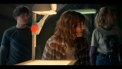 Stranger_Things_S05E04_mkv1022.jpg